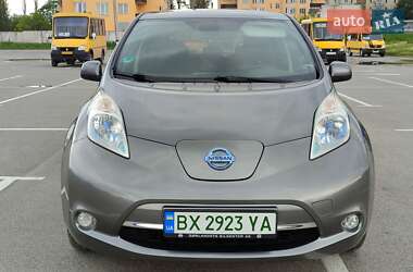 Хетчбек Nissan Leaf 2013 в 