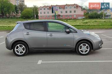 Хетчбек Nissan Leaf 2013 в 