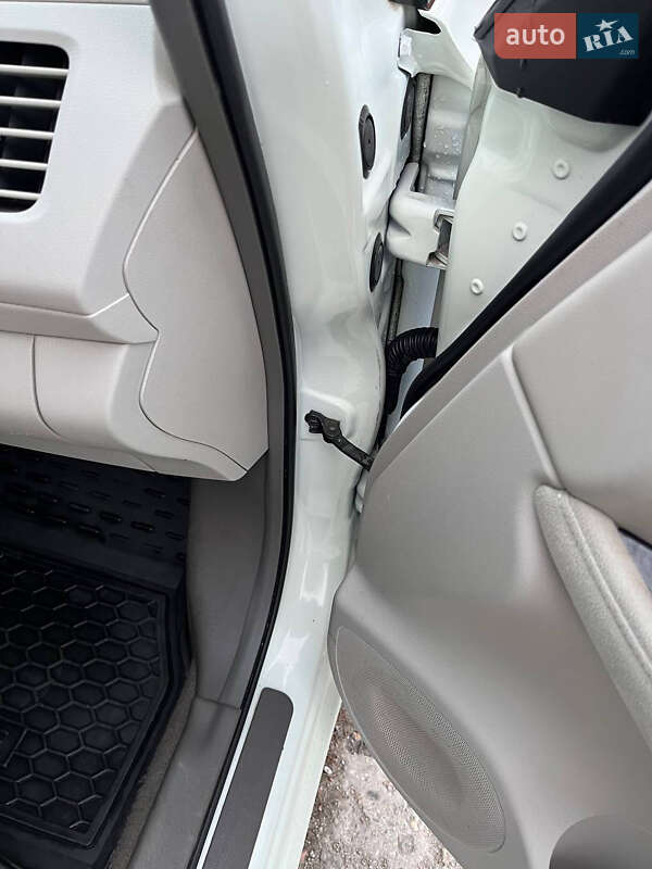 Хэтчбек Nissan Leaf 2012 в Белгороде-Днестровском