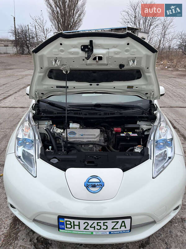 Хэтчбек Nissan Leaf 2012 в Белгороде-Днестровском