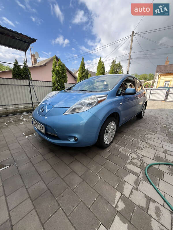 Хэтчбек Nissan Leaf 2012 в Черновцах