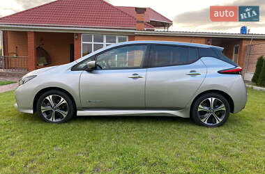 Хетчбек Nissan Leaf 2020 в 