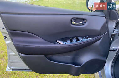 Хетчбек Nissan Leaf 2020 в 
