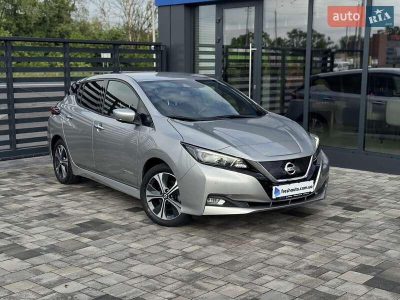 Хетчбек Nissan Leaf 2019 в 