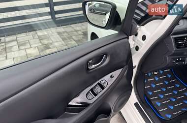 Хетчбек Nissan Leaf 2019 в 