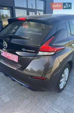 Хэтчбек Nissan Leaf 2021 в 