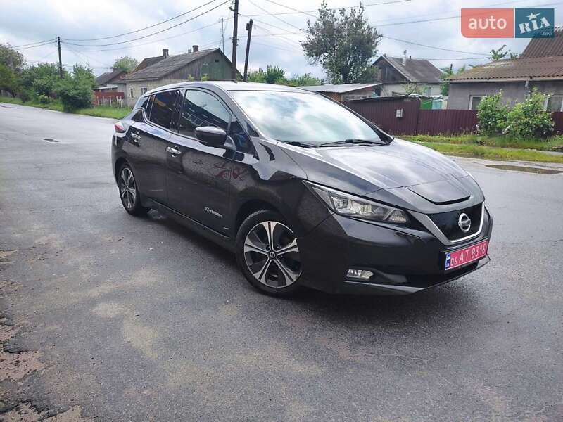 Хэтчбек Nissan Leaf 2018 в Звягеле