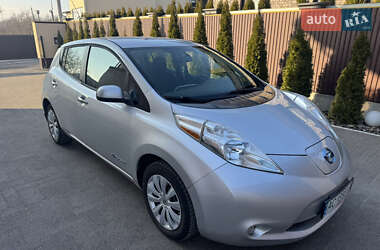 Хэтчбек Nissan Leaf 2016 в 