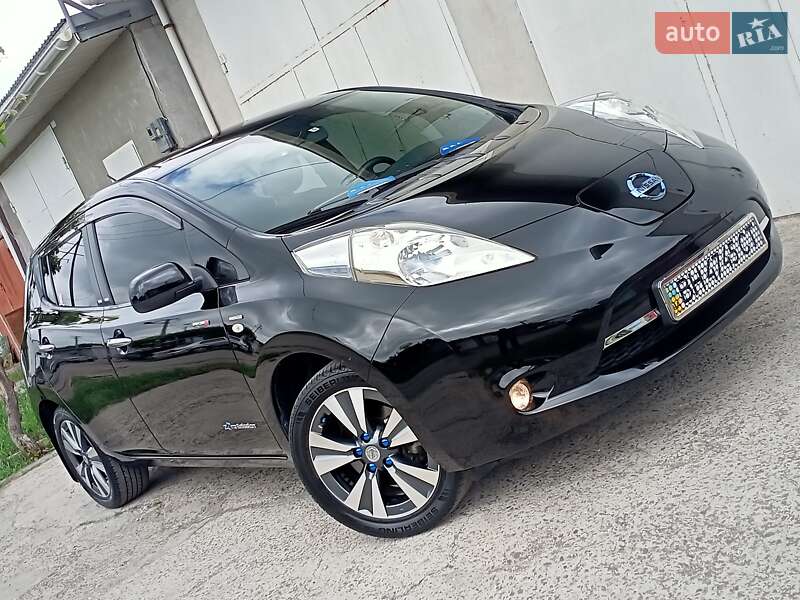 Хэтчбек Nissan Leaf 2016 в Одессе