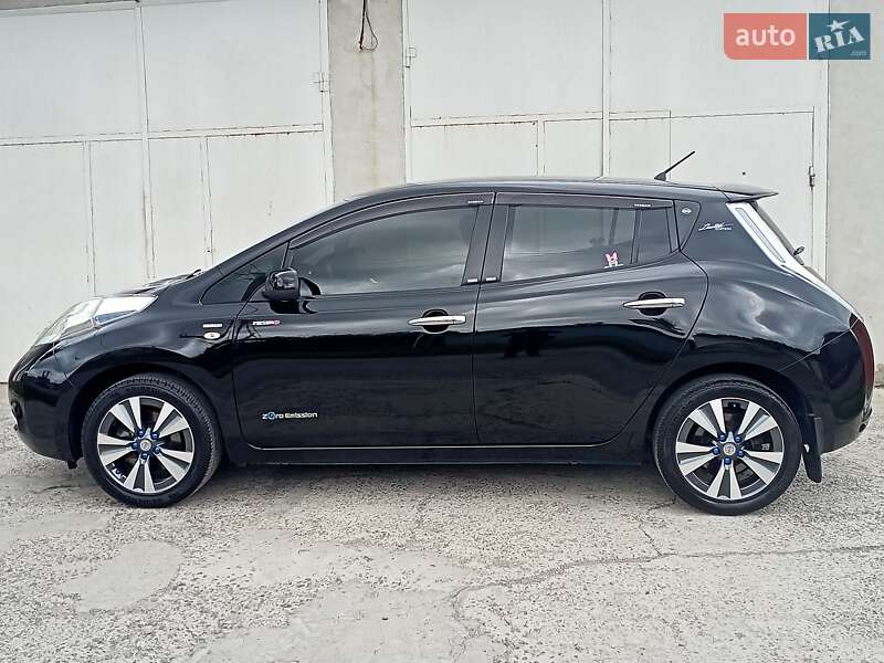 Хэтчбек Nissan Leaf 2016 в Одессе