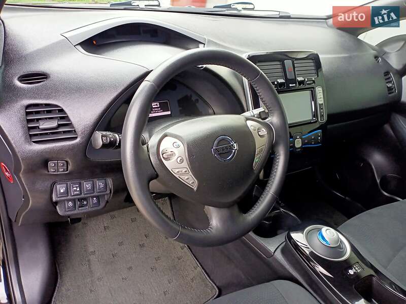 Хэтчбек Nissan Leaf 2016 в Одессе