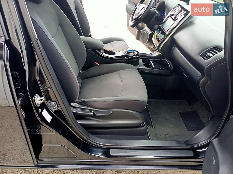 Хэтчбек Nissan Leaf 2016 в Одессе