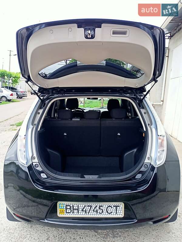 Хэтчбек Nissan Leaf 2016 в Одессе
