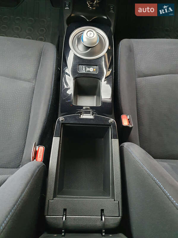 Хетчбек Nissan Leaf 2014 в Горі