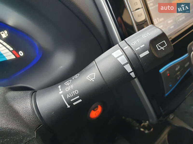 Хетчбек Nissan Leaf 2014 в Горі