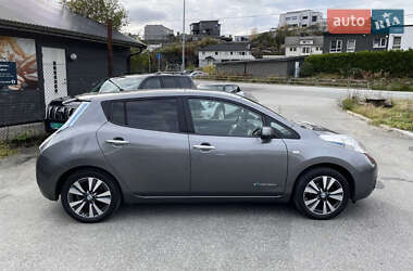 Хетчбек Nissan Leaf 2014 в Сарнах