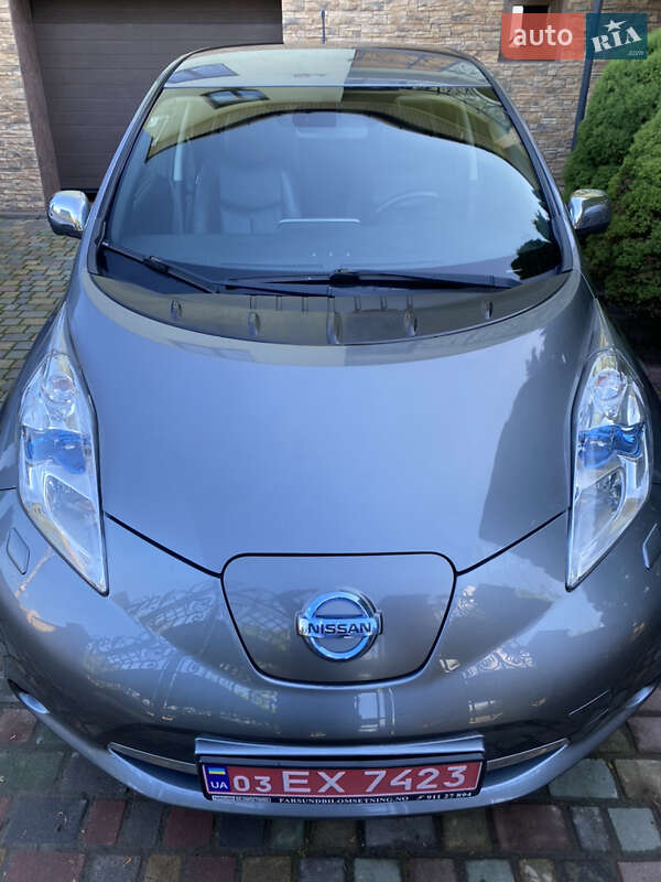 Хетчбек Nissan Leaf 2014 в Чернівцях