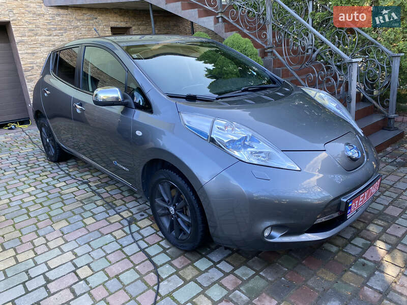 Хетчбек Nissan Leaf 2014 в Чернівцях