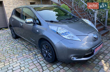 Хэтчбек Nissan Leaf 2014 в 