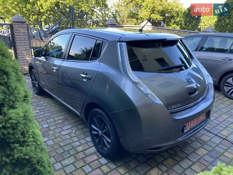 Хетчбек Nissan Leaf 2014 в Чернівцях