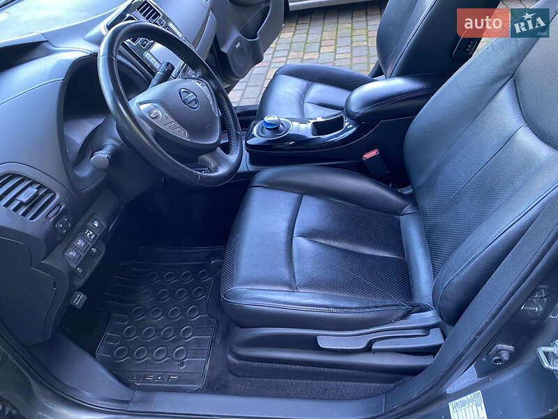 Хетчбек Nissan Leaf 2014 в Чернівцях