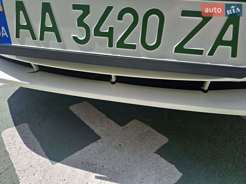Хэтчбек Nissan Leaf 2021 в Киеве