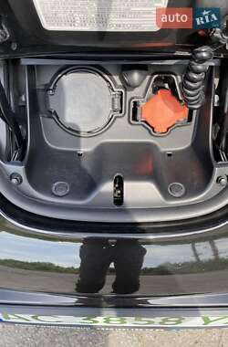 Хэтчбек Nissan Leaf 2015 в 