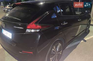 Хэтчбек Nissan Leaf 2018 в 