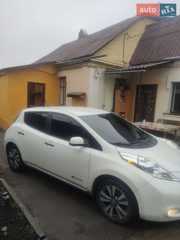 Хетчбек Nissan Leaf 2013 в Вінниці