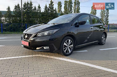 Хэтчбек Nissan Leaf 2021 в 