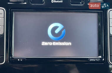 Хэтчбек Nissan Leaf 2014 в 