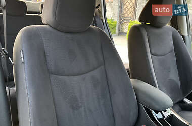 Хэтчбек Nissan Leaf 2014 в 