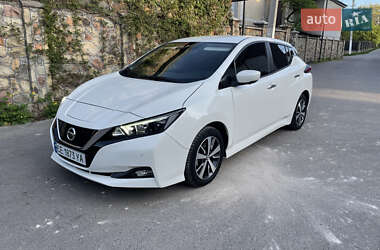Хетчбек Nissan Leaf 2022 в Чернівцях