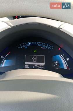 Хетчбек Nissan Leaf 2011 в 