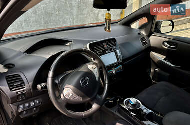 Хэтчбек Nissan Leaf 2015 в 
