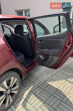 Хэтчбек Nissan Leaf 2015 в 