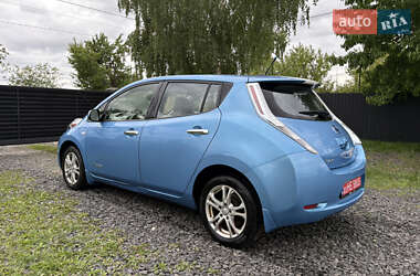 Хэтчбек Nissan Leaf 2012 в 