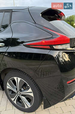 Хетчбек Nissan Leaf 2020 в 