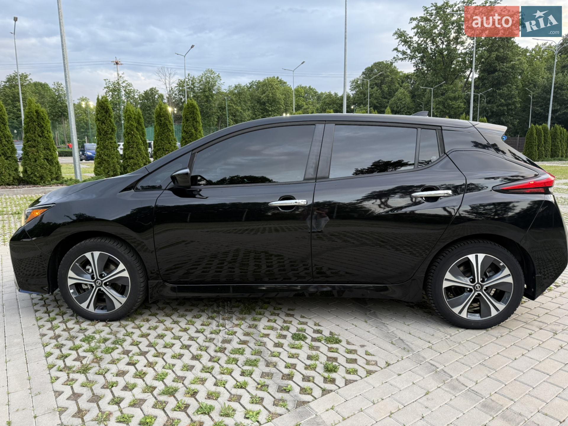 2020 Nissan Leaf - мініатюра 9