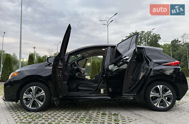 Хетчбек Nissan Leaf 2020 в 