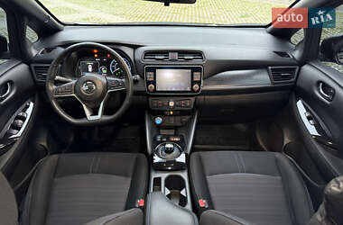 Хетчбек Nissan Leaf 2020 в 
