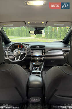 Хетчбек Nissan Leaf 2020 в 