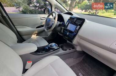 Хэтчбек Nissan Leaf 2015 в 