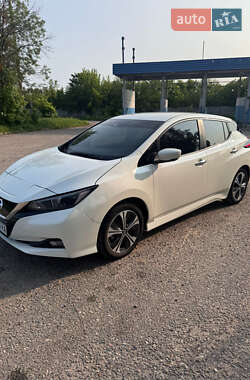 Хетчбек Nissan Leaf 2021 в 