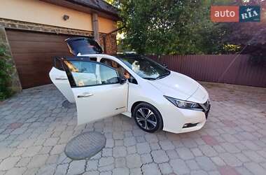 Хэтчбек Nissan Leaf 2018 в 