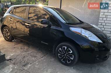 Хэтчбек Nissan Leaf 2014 в 
