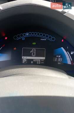 Хэтчбек Nissan Leaf 2011 в Сарнах