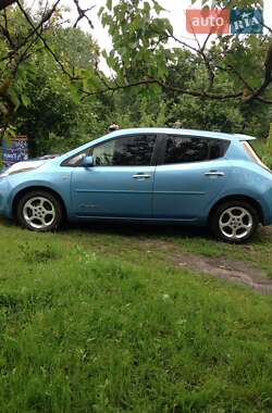 Хэтчбек Nissan Leaf 2011 в Сарнах