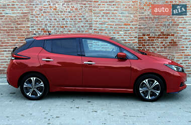 Хетчбек Nissan Leaf 2020 в 