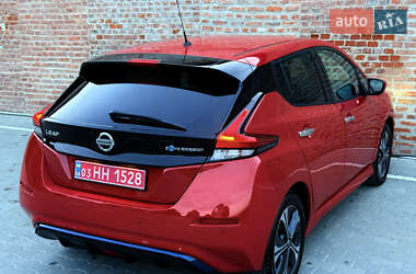 Хетчбек Nissan Leaf 2020 в 